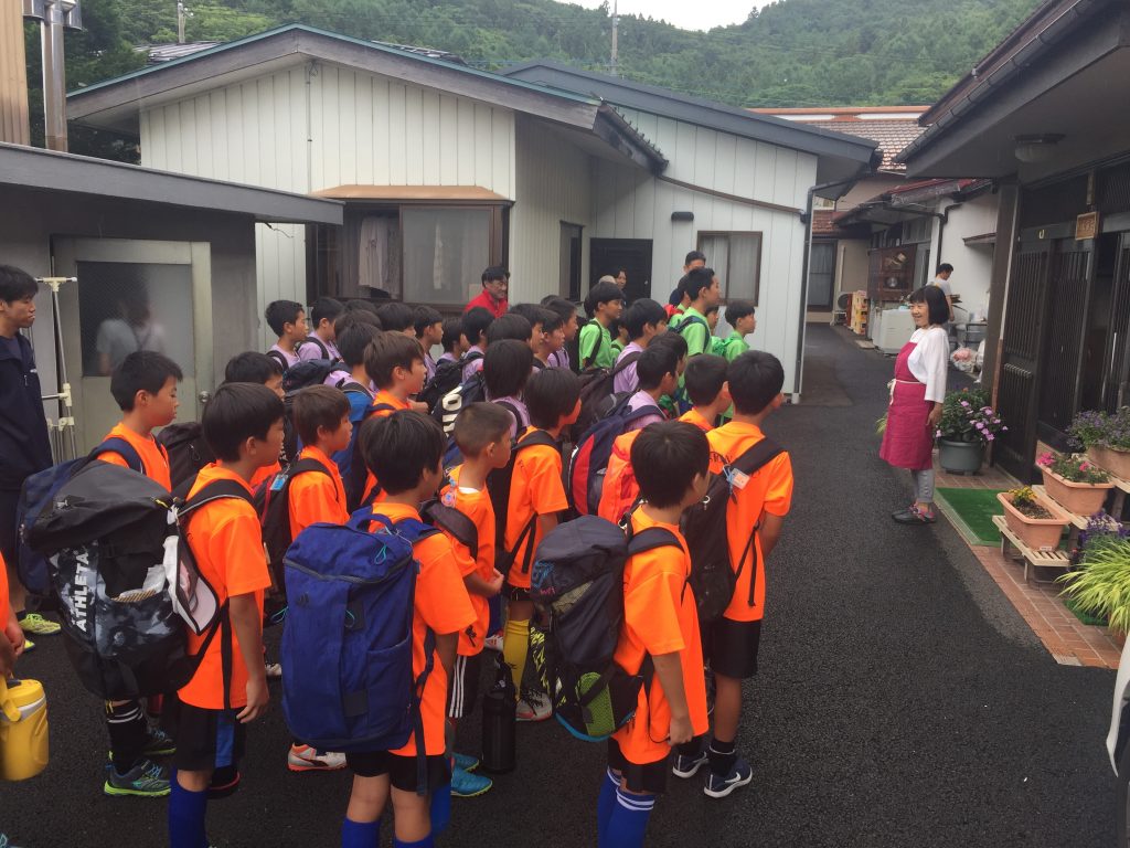 少年　合宿 合宿】到着〜お昼ご飯 - OZ湘南FC：藤沢市善行の少年サッカークラブチーム